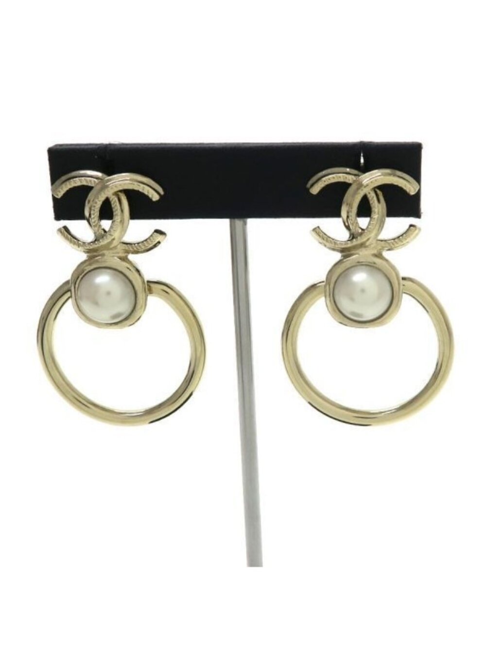 Chanel Pearl Earrings Multicolor